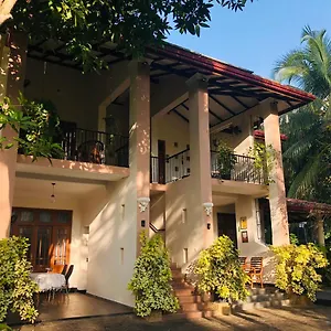West Dene 2* Negombo
